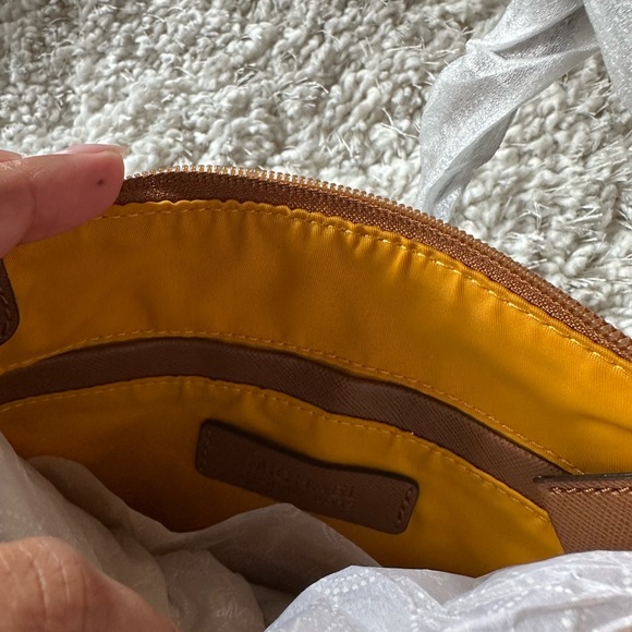 NWT Michael Kors Navy Crossbody Bag w/ yellow inside - Picture 4 of 4